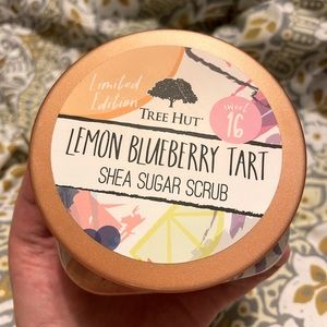 Tree Hut Body Scrub - Lemon Blueberry Tart (limited edition)